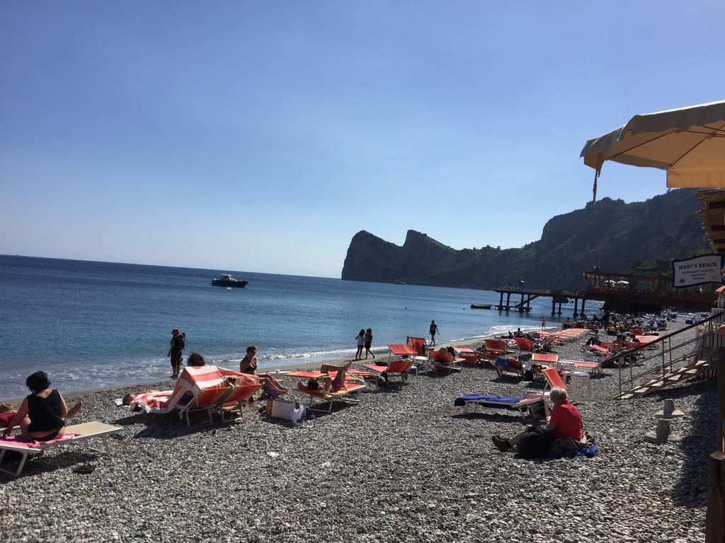 De Maria House Bed and Breakfast SantʼAgata sui Due Golfi Εξωτερικό φωτογραφία